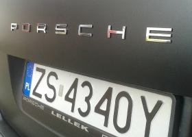 Porsche Cayenne ze srebrny na czarny mat-3