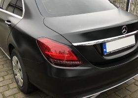 Mercedes E klasa czarna satyna_4